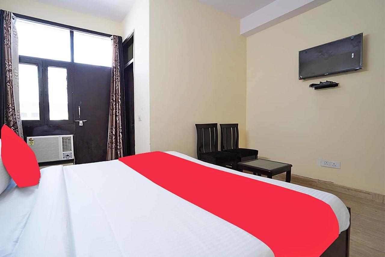 Oyo 46744 Hotel Yash New Delhi Eksteriør bilde