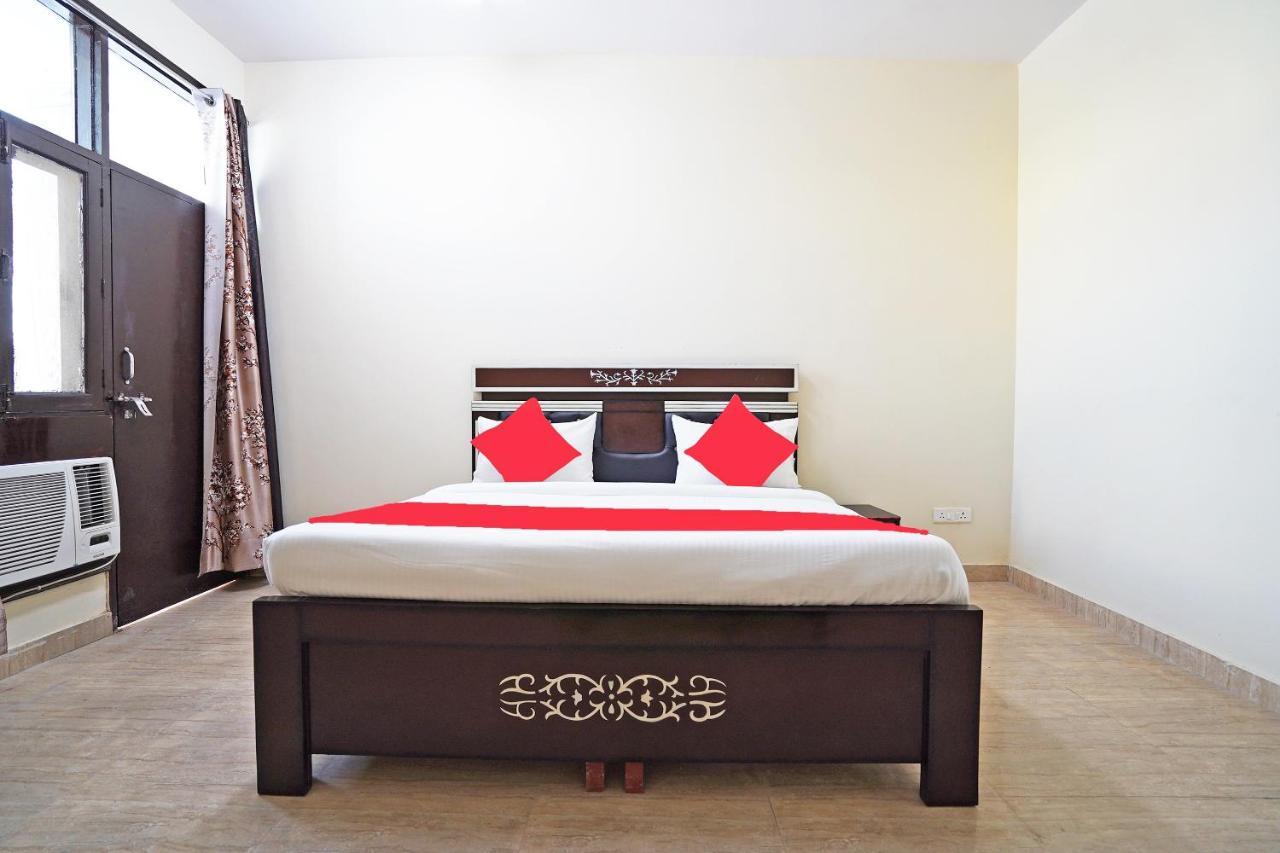 Oyo 46744 Hotel Yash New Delhi Eksteriør bilde