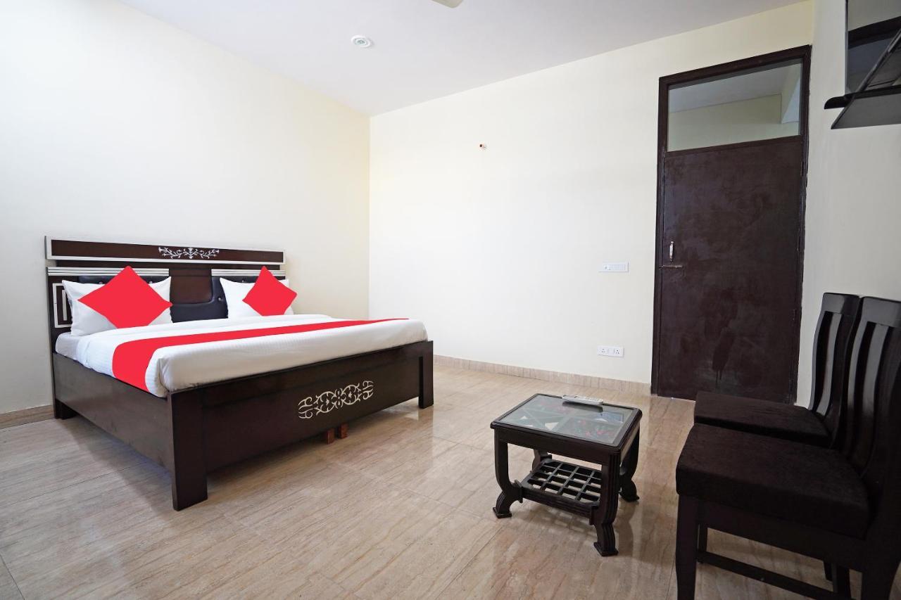 Oyo 46744 Hotel Yash New Delhi Eksteriør bilde