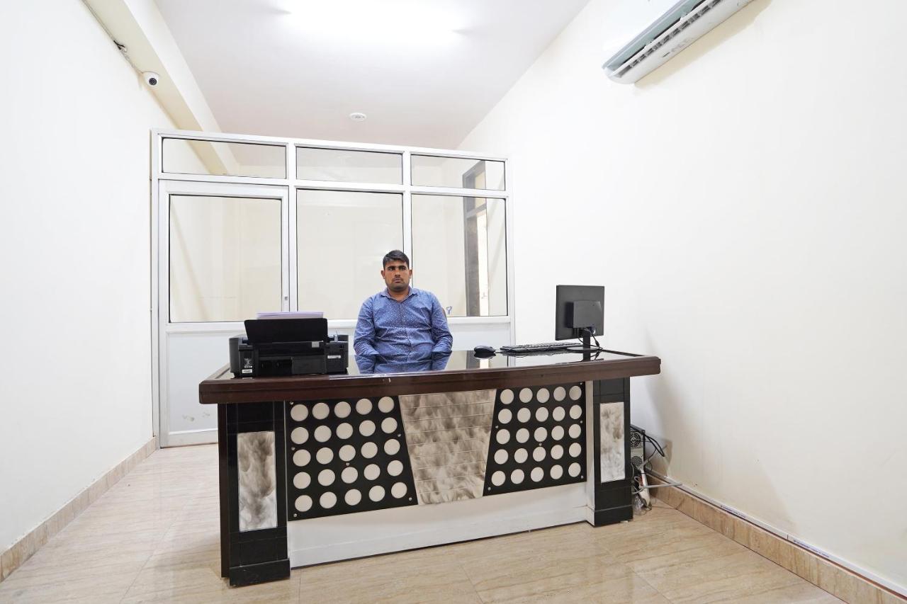 Oyo 46744 Hotel Yash New Delhi Eksteriør bilde