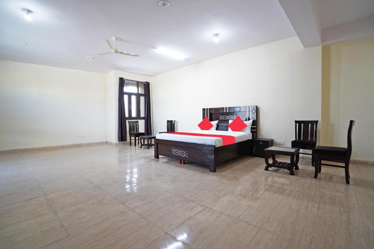 Oyo 46744 Hotel Yash New Delhi Eksteriør bilde