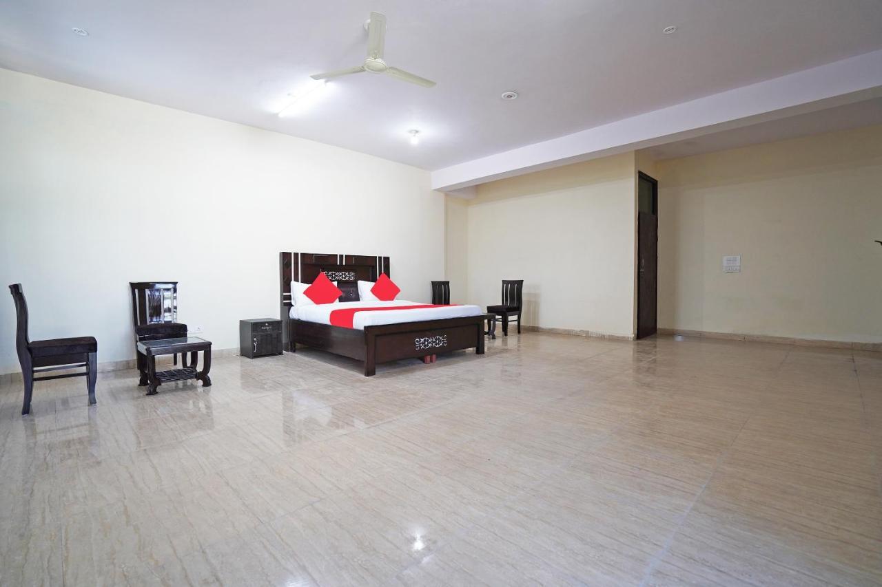 Oyo 46744 Hotel Yash New Delhi Eksteriør bilde