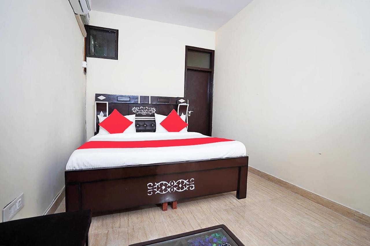 Oyo 46744 Hotel Yash New Delhi Eksteriør bilde
