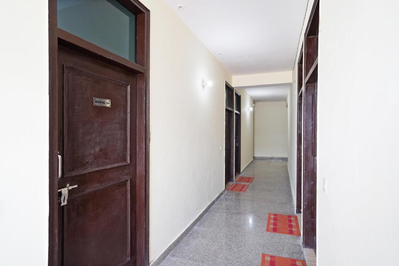 Oyo 46744 Hotel Yash New Delhi Eksteriør bilde